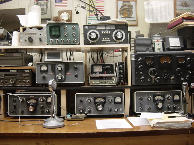 Collins operating bench looks like KWM 2, and S-Line with 30L1 linear and a bunch of other good looking junk.